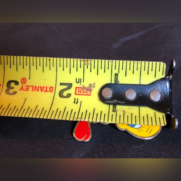 Warner Bros Tweety Bird Red Feet Pin Pinback PB1 - Picture 2 of 4